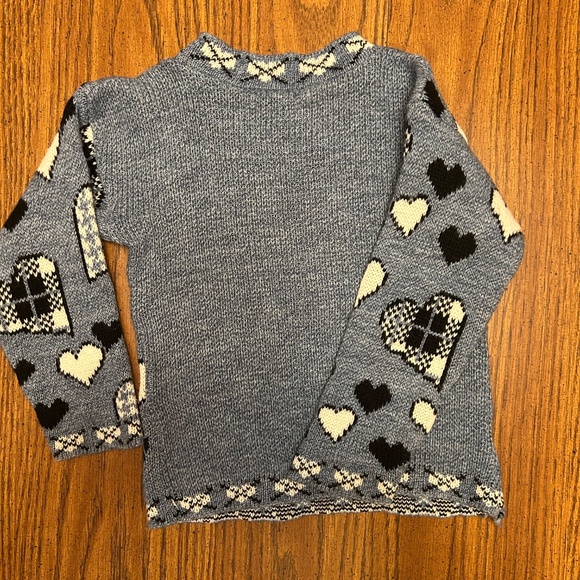 Sweater with teddy bear size 2T. - Picture 4 of 4